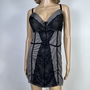 Torrid Chemise Lingerie Size 1 1X Black Gray Lace Underwire Molded Cup Plus Sexy